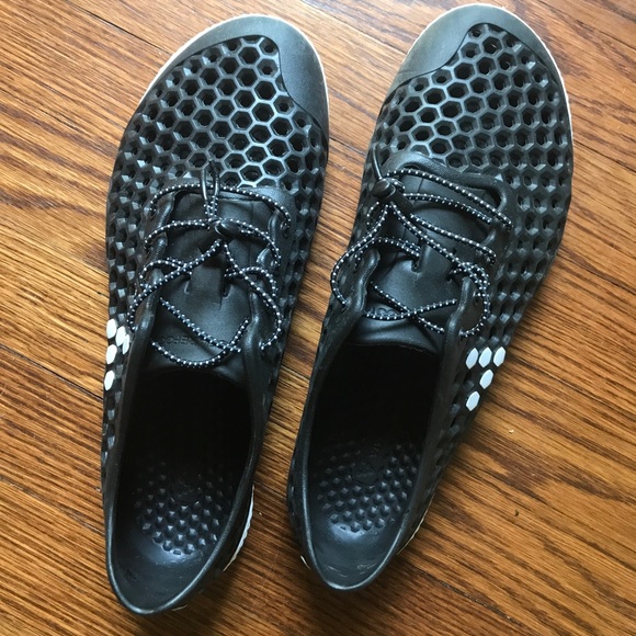 Vivobarefoot Ultras - Picture 1 of 8